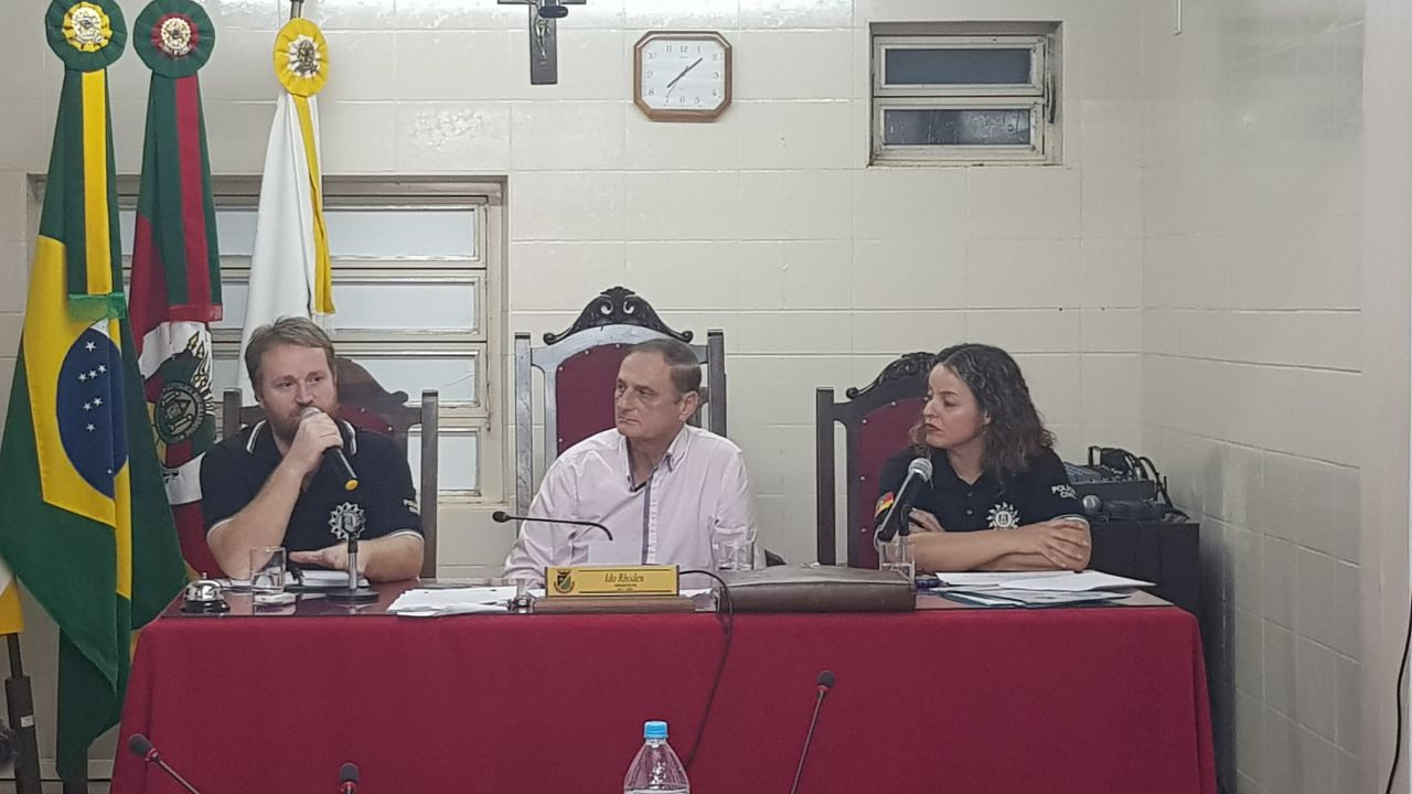 AÇÕES E PROGRAMAS DA POLÍCIA CIVIL FORAM TEMAS DA TRIBUNA POPULAR