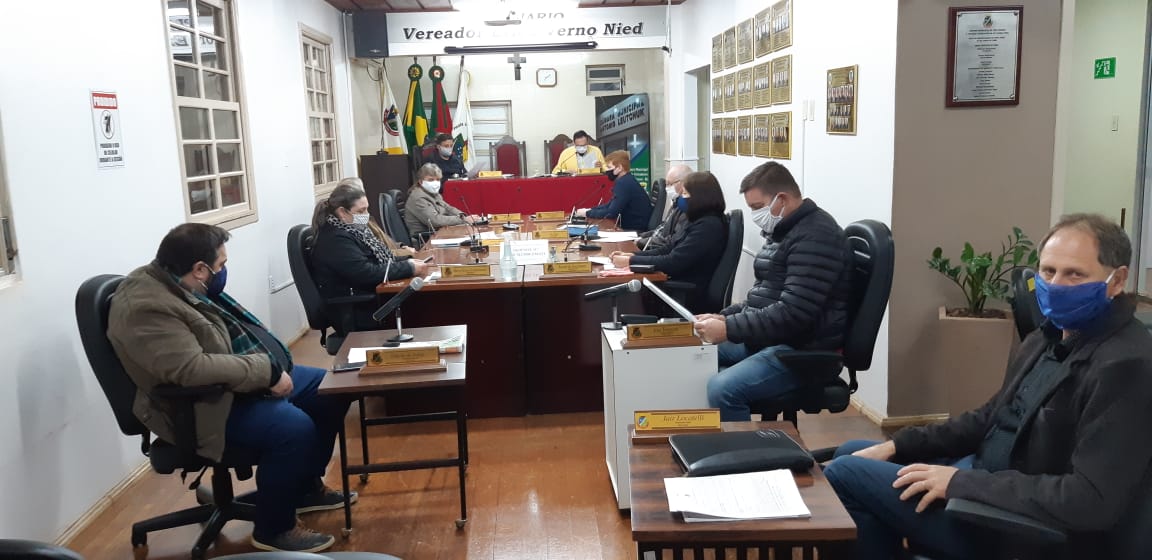 CÂMARA APROVA PROJETO DE LEI QUE PREVÊ A CONTRATAÇÃO DE UM FISCAL TRIBUTÁRIO   