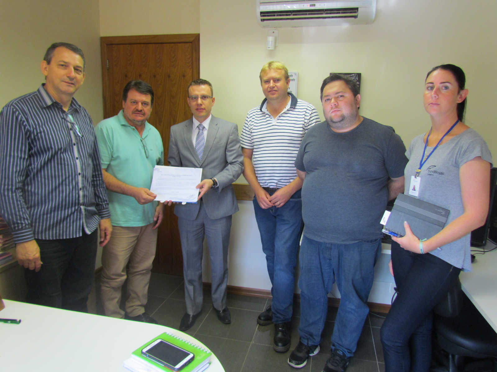 Câmara, OAB e Sindilojas pedem providências quanto ao péssimo serviço de telefonia móvel em Três Passos