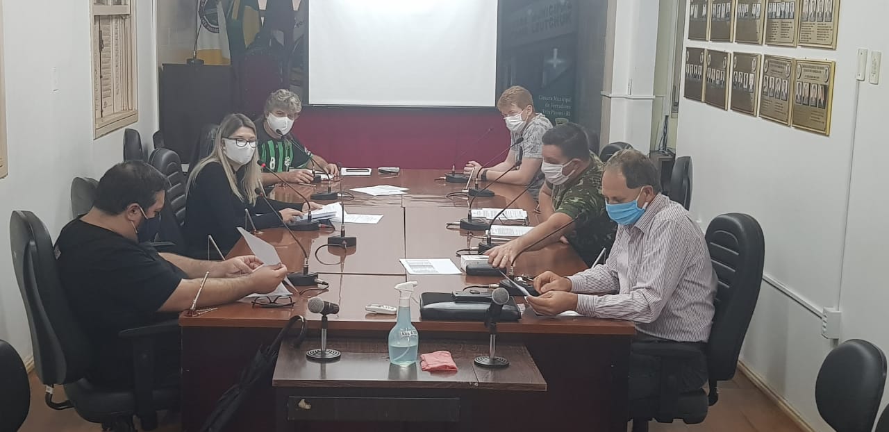 *COMISSÕES PERMANENTES ANALISARAM O PROJETO DE LEI QUE PREVÊ A CONTRATAÇÃO DE UM FISCAL TRIBUTÁRIO*