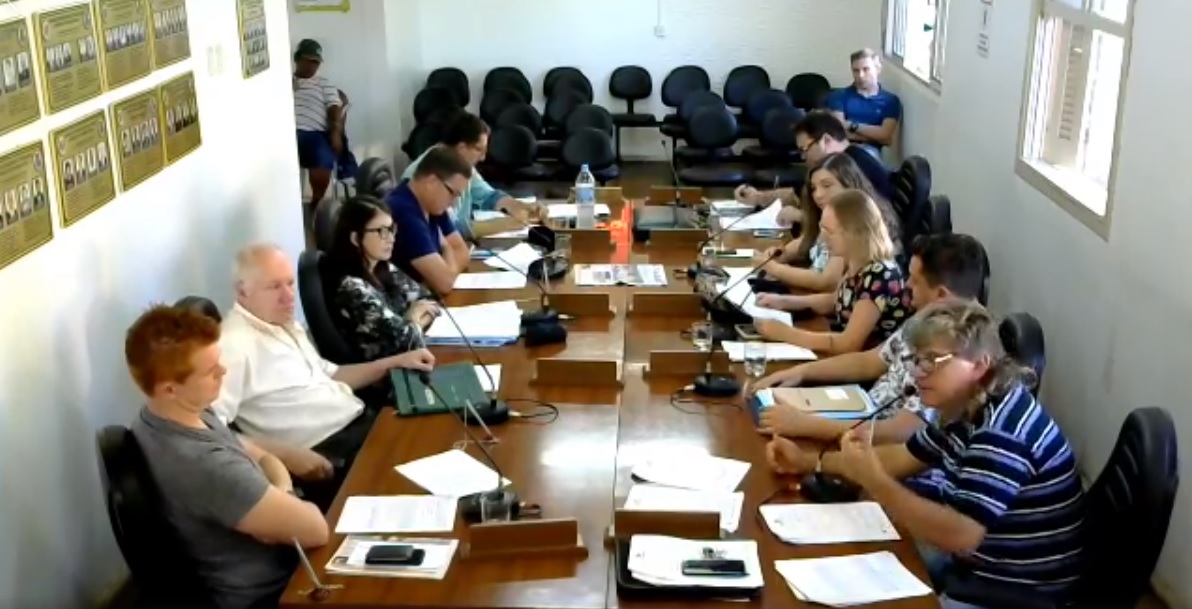 QUATRO PROJETOS DE LEI FORAM APROVADOS POR UNANIMIDADE NA SESSÃO ORDINÁRIA REALIZADA ONTEM