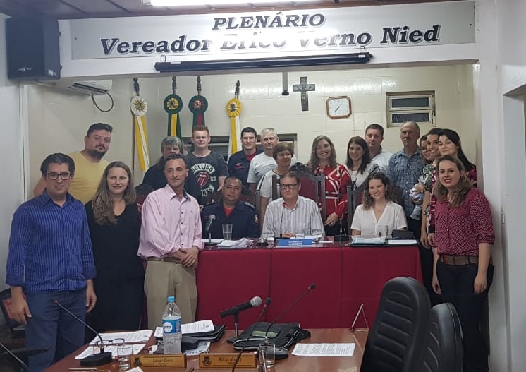 Segurança contra incêndio no RS e a Premiação da equipe de saúde bucal dos ESFs de Três Passos foram temas da Tribuna Popular