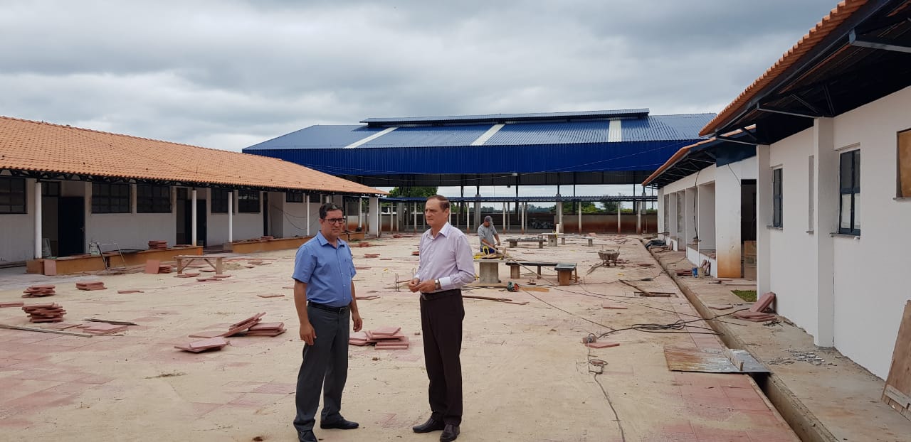 VEREADORES VISITAM O COMPLEXO ESCOLAR E ESPORTIVO 